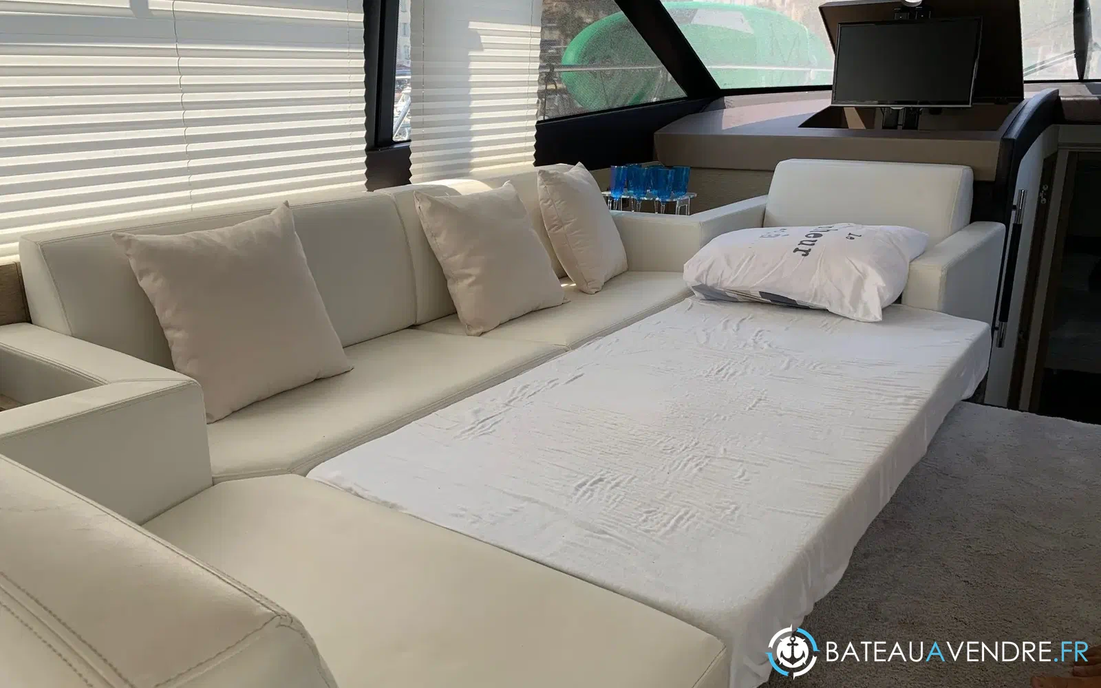 slider 14 Prestige Yachts 500 Fly