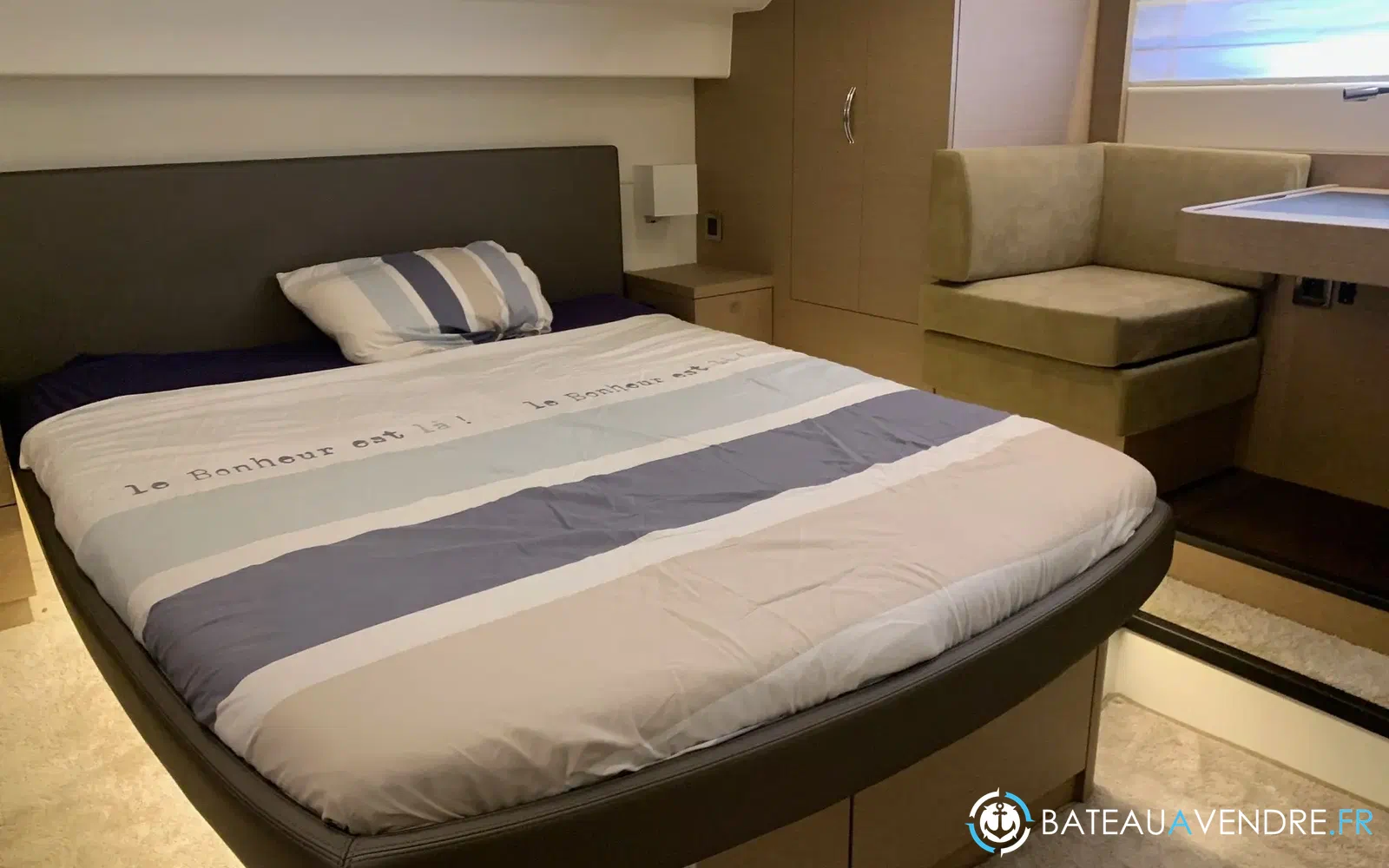 slider 16 Prestige Yachts 500 Fly