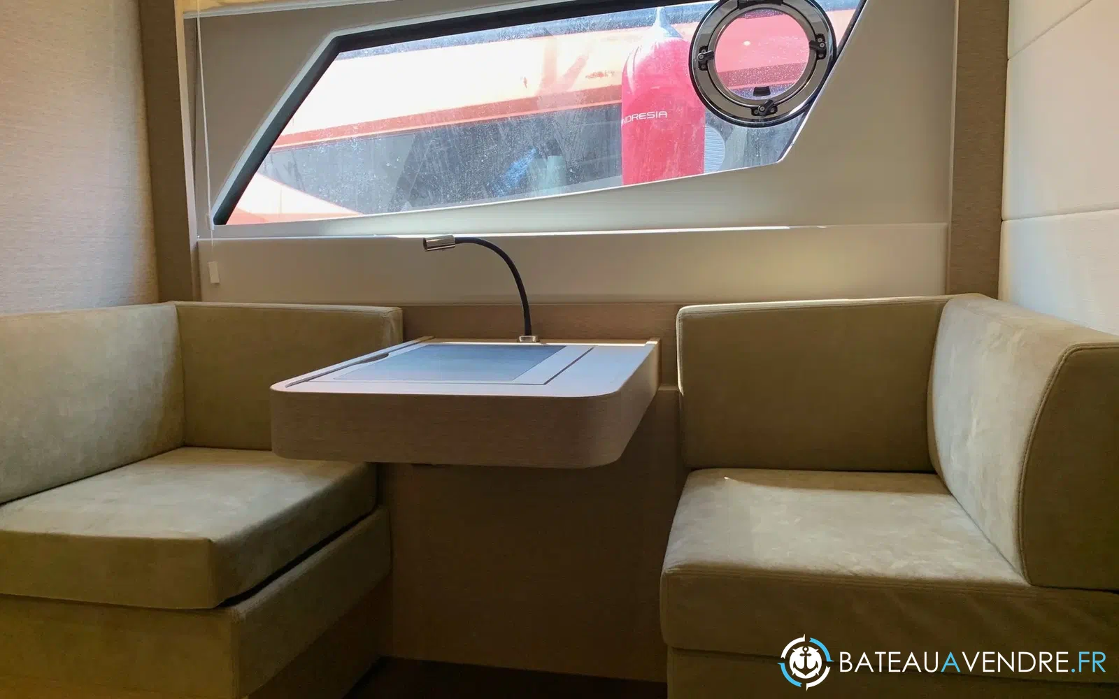 slider 17 Prestige Yachts 500 Fly