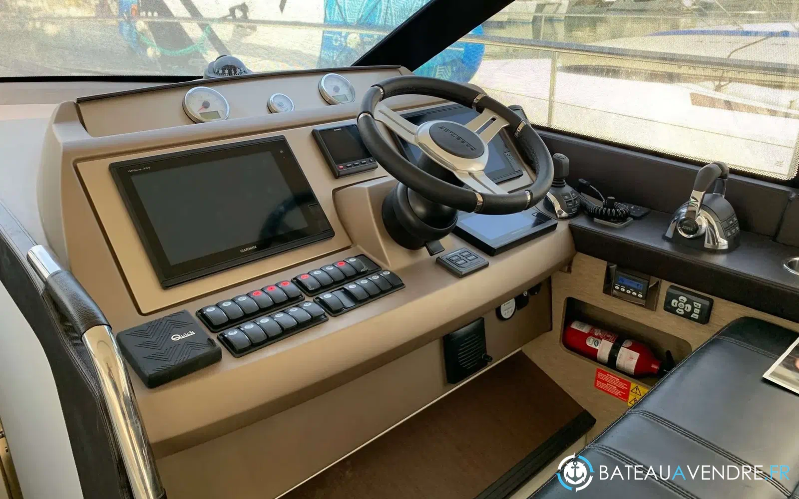 slider 3 Prestige Yachts 500 Fly