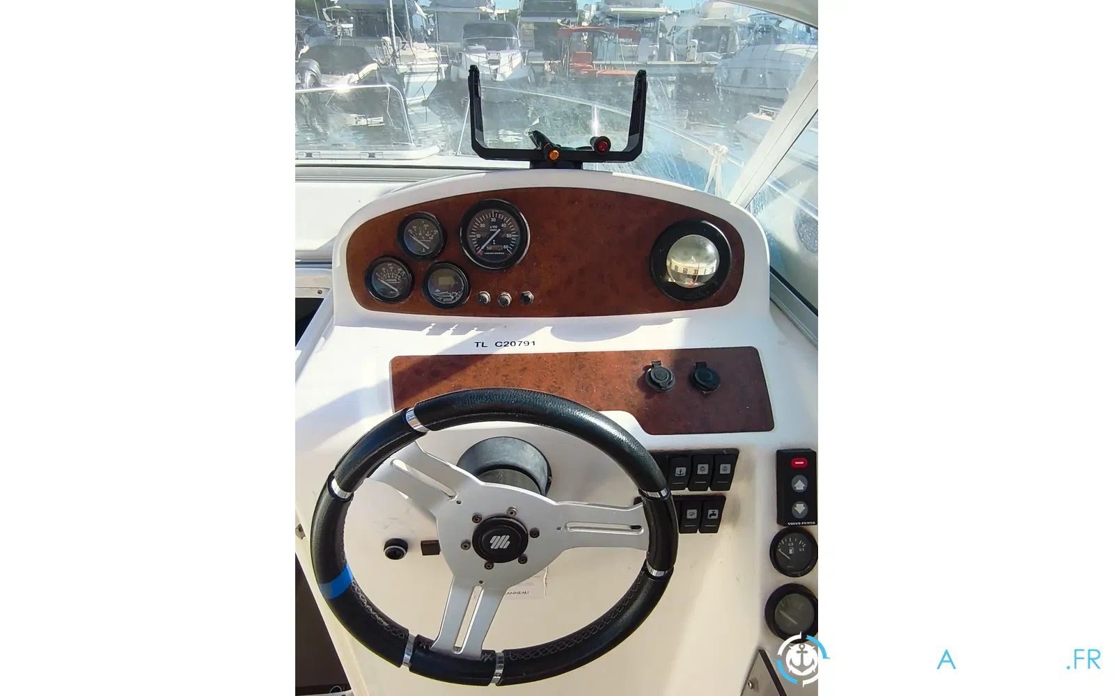 slider 17 Jeanneau Leader 705