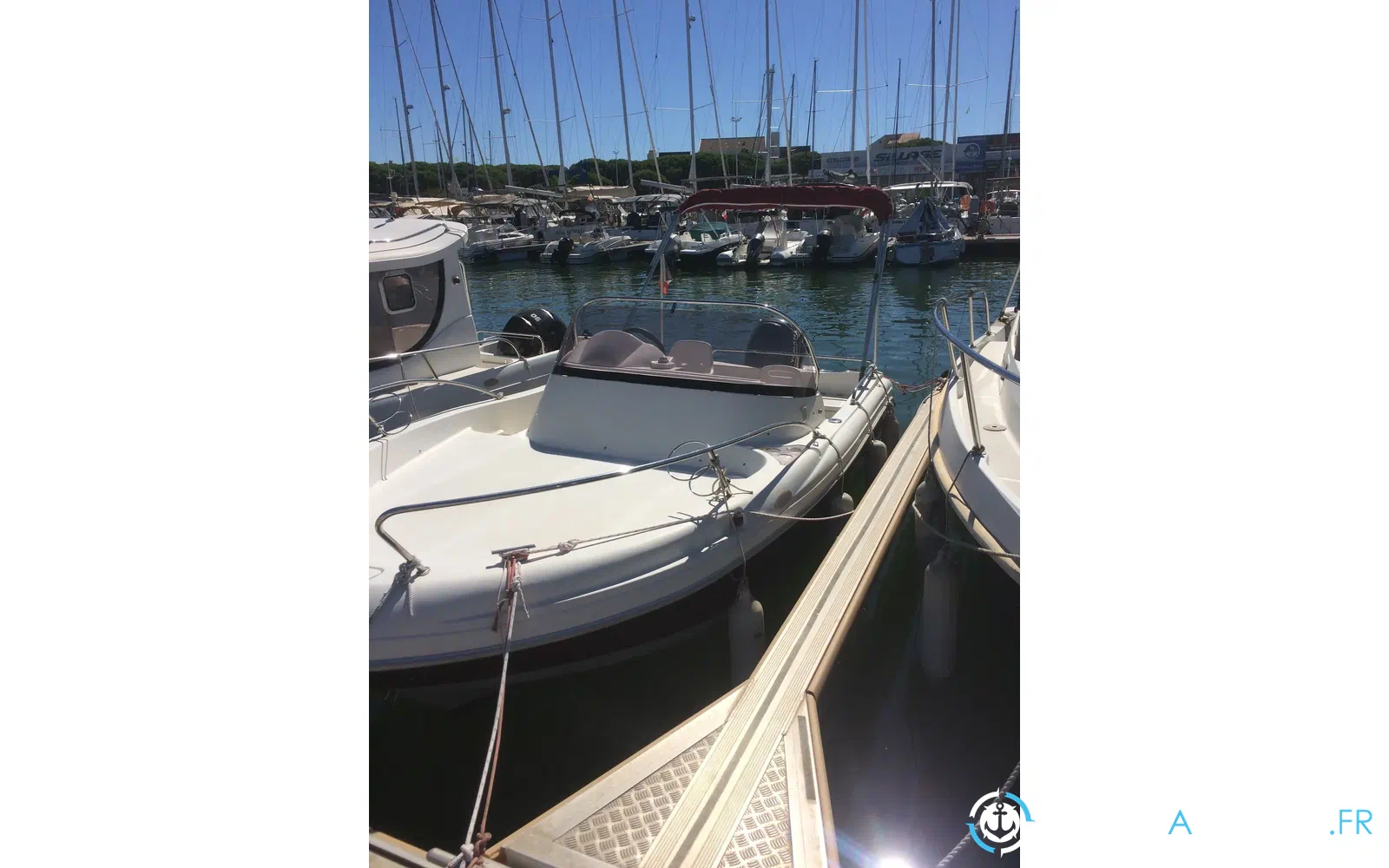 slider 0 Pacific Craft 560 Pilothouse