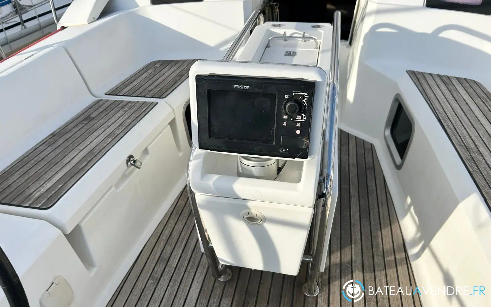 slider 2 Jeanneau Sun Odyssey 379