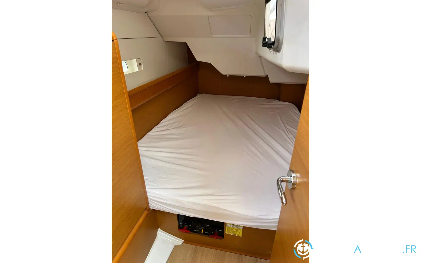 slider 7 Jeanneau Sun Odyssey 379