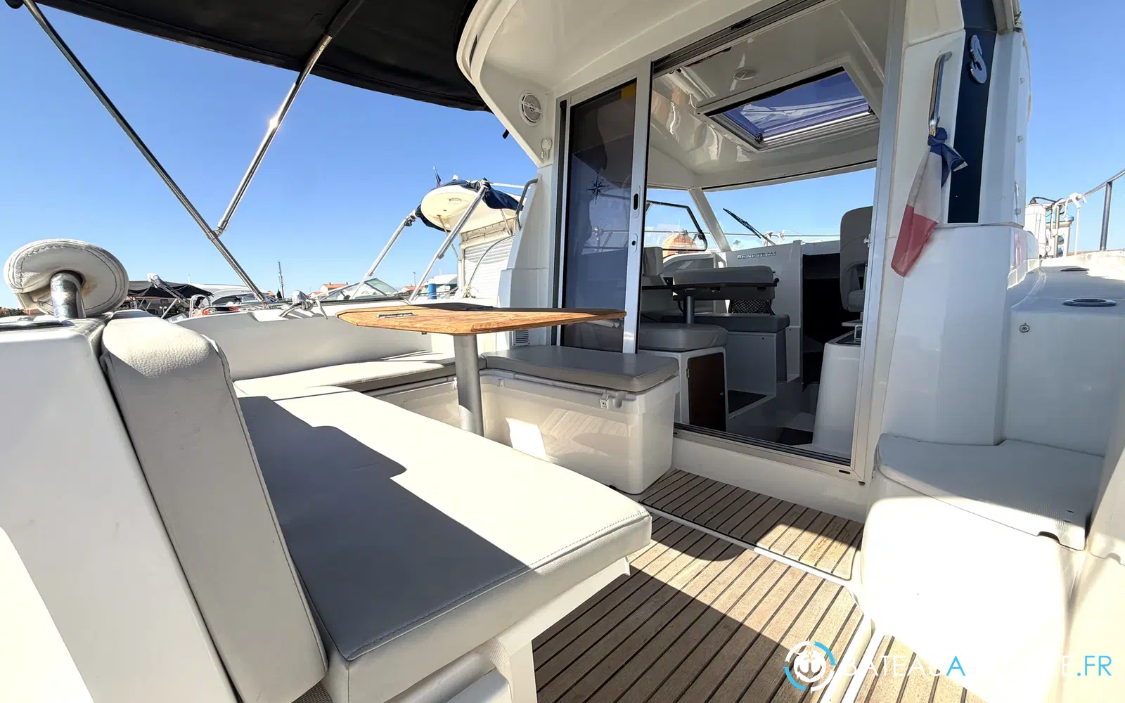 slider 6 Beneteau Antares 8 OB