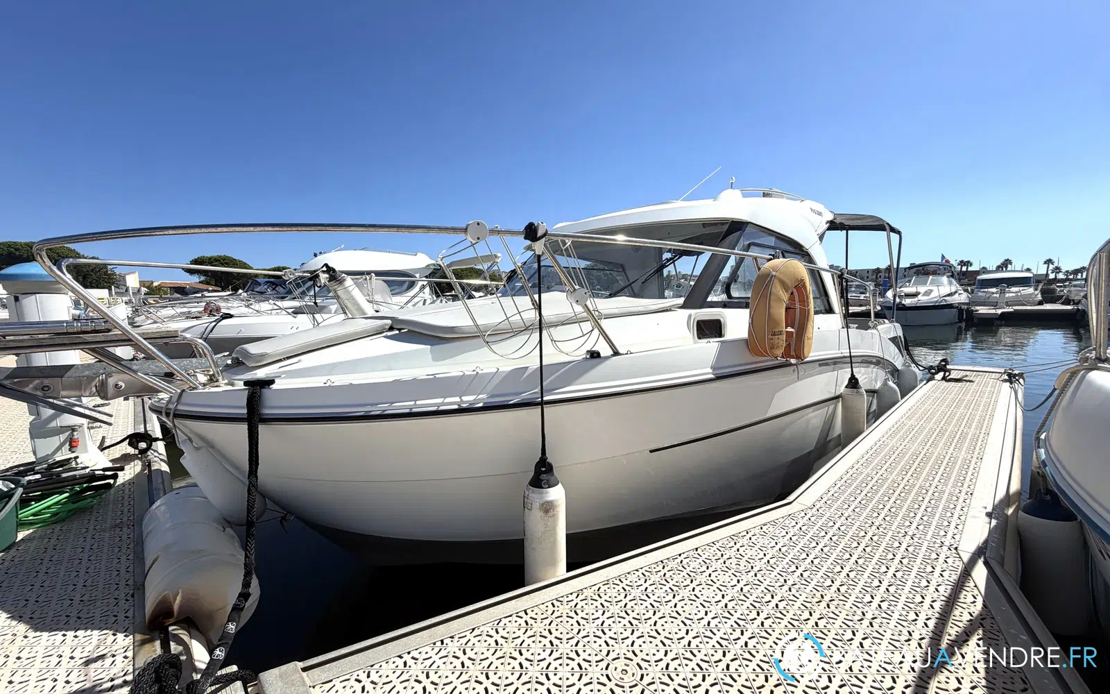 slider 2 Beneteau Antares 8 OB