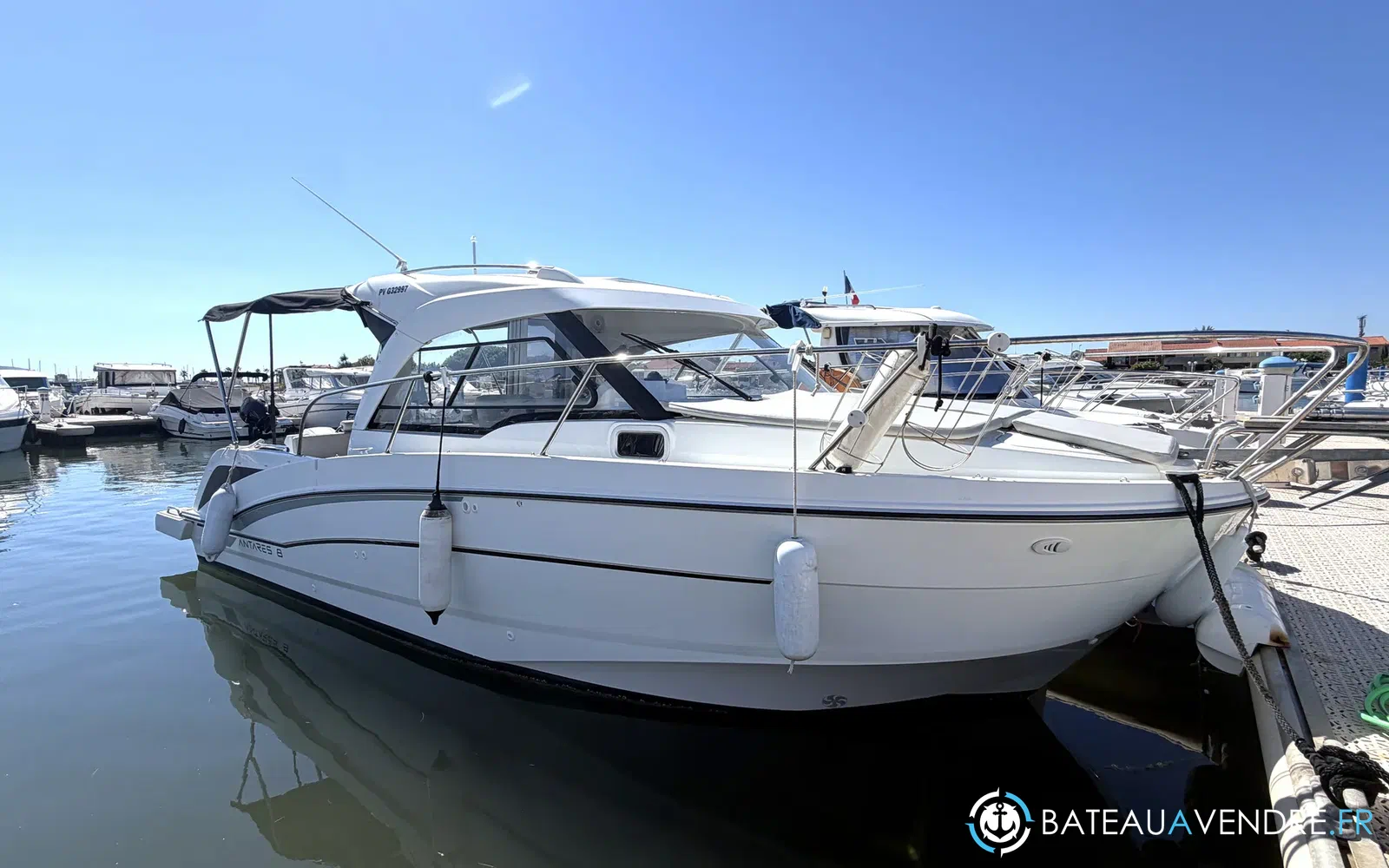 slider 1 Beneteau Antares 8 OB