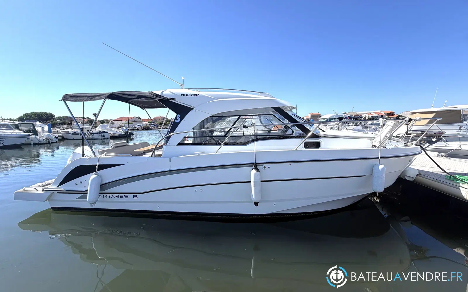 slider 0 Beneteau Antares 8 OB