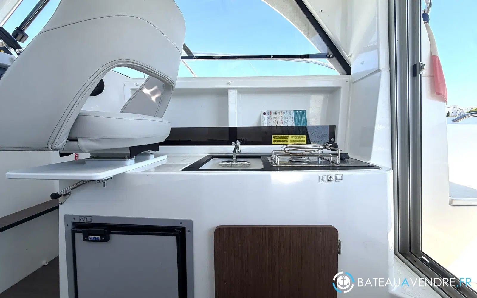 slider 12 Beneteau Antares 8 OB