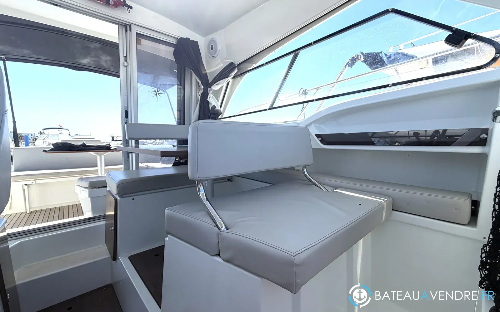 slider 11 Beneteau Antares 8 OB