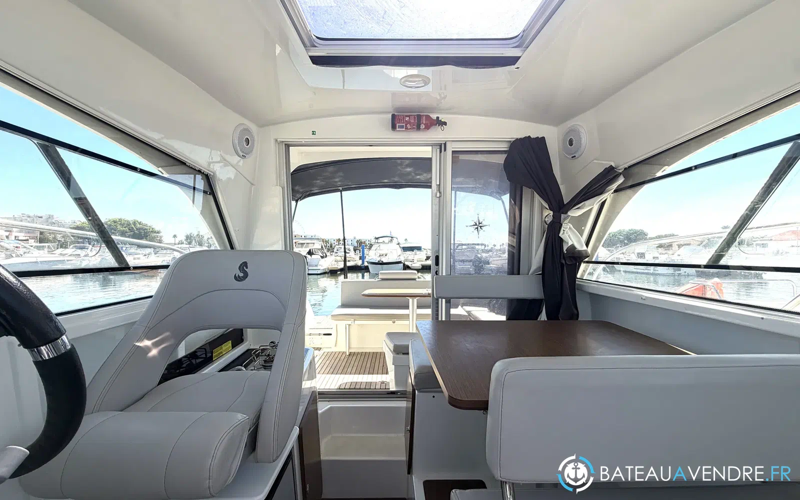 slider 13 Beneteau Antares 8 OB