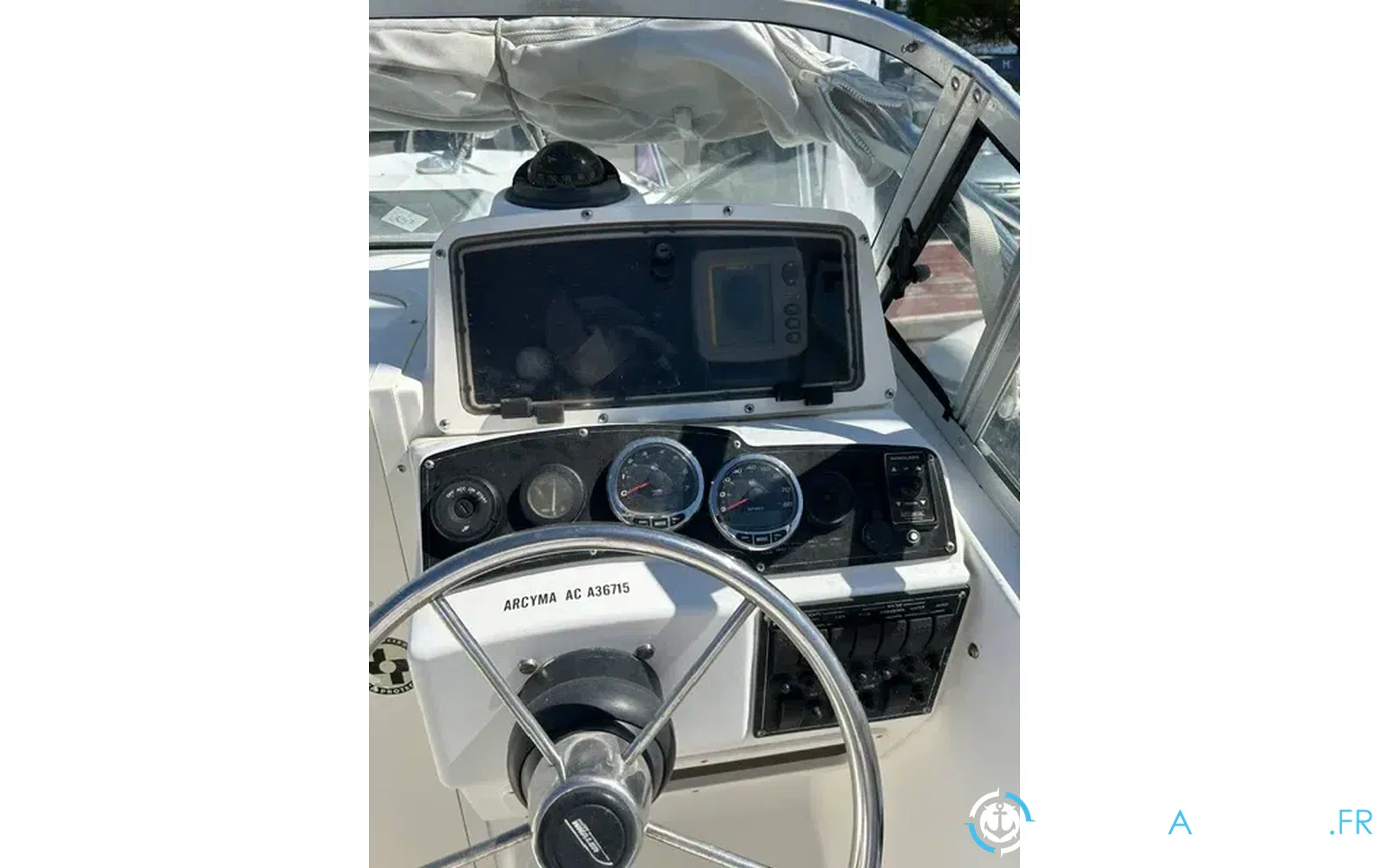 slider 9 Boston Whaler 21 Conquest
