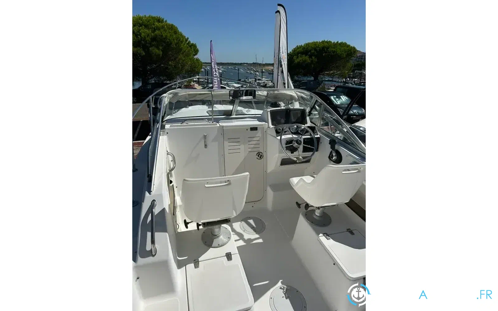 slider 12 Boston Whaler 21 Conquest