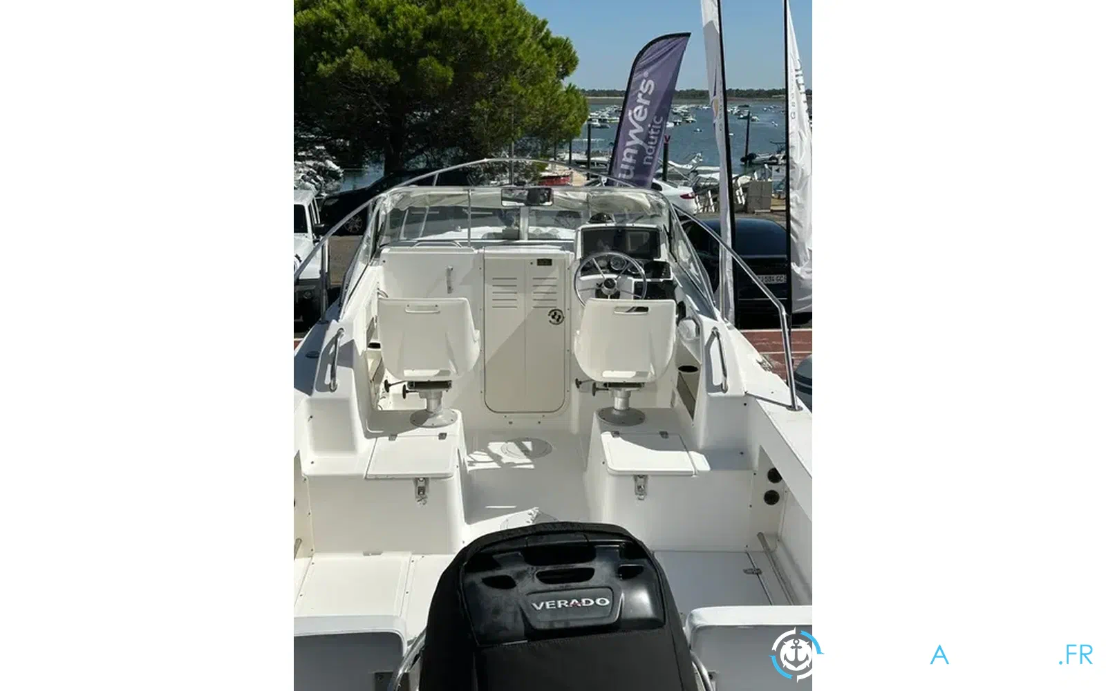 slider 14 Boston Whaler 21 Conquest