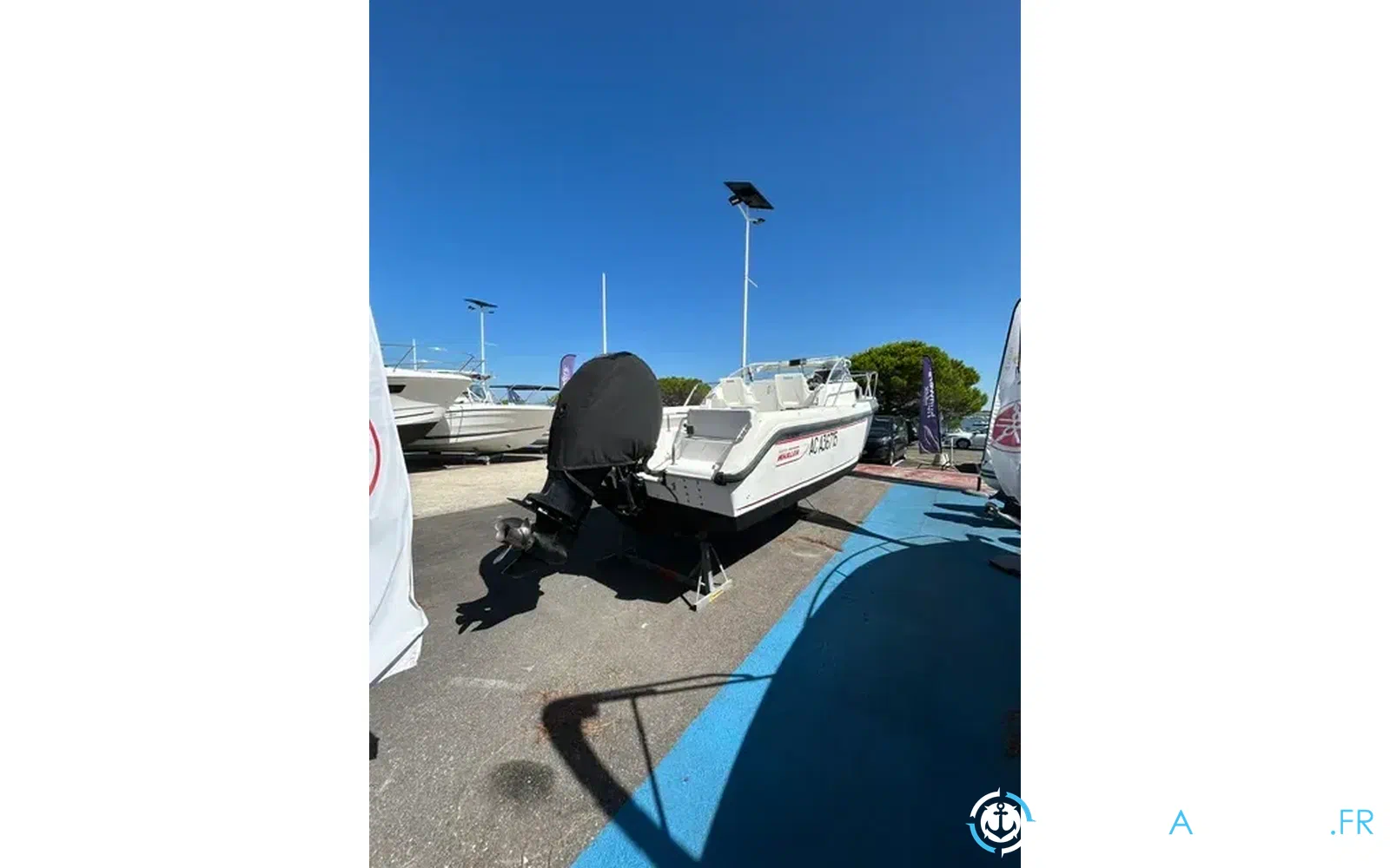 slider 28 Boston Whaler 21 Conquest