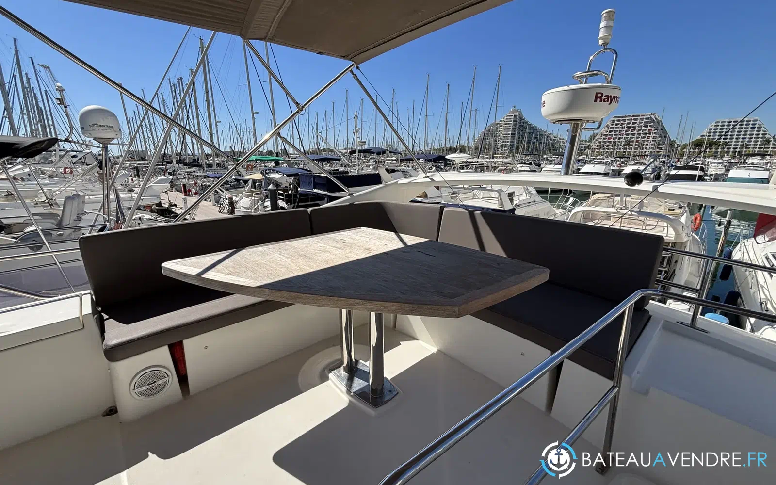 slider 9 Prestige Yachts 500 Fly