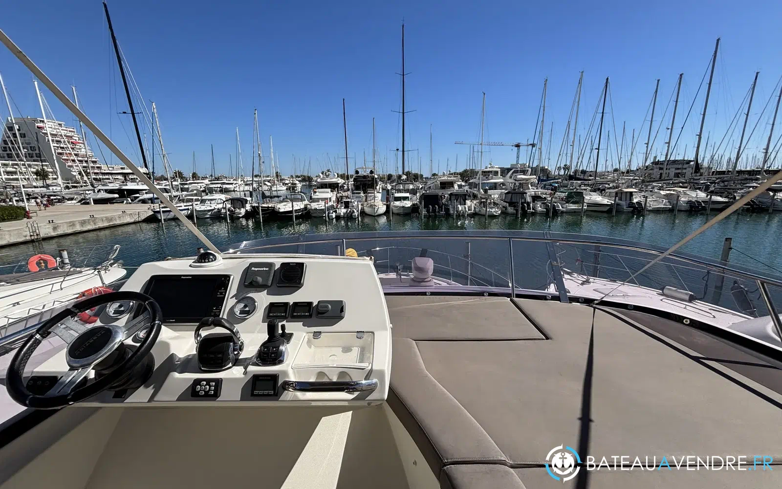 slider 12 Prestige Yachts 500 Fly