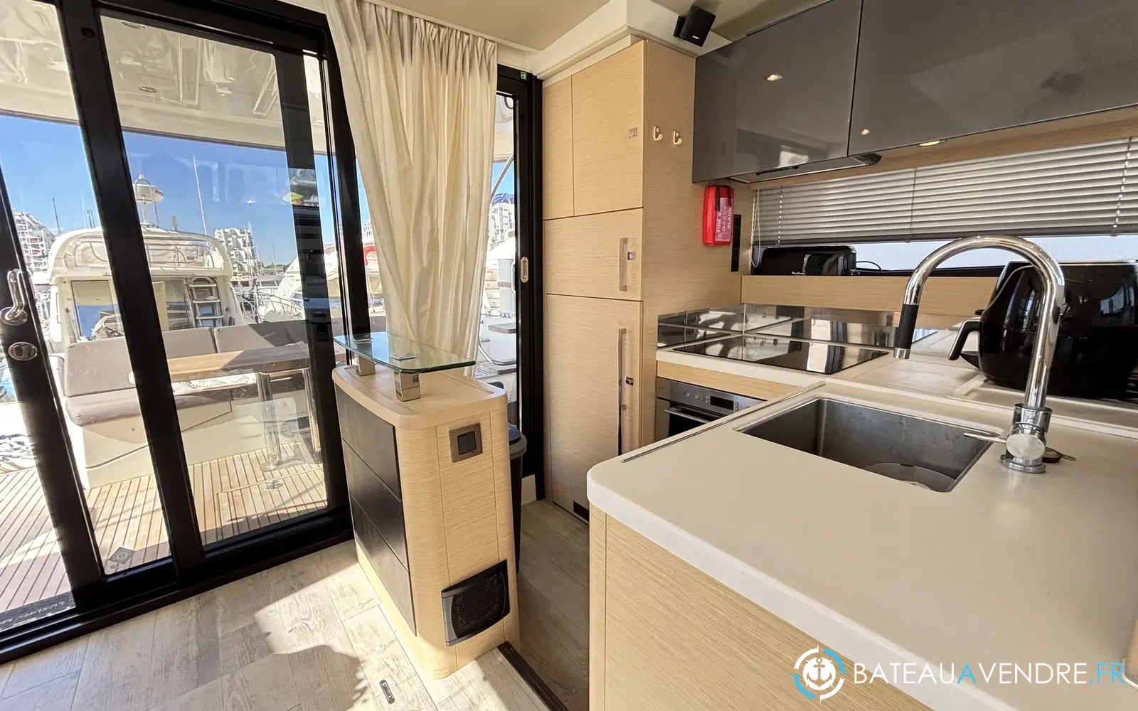 slider 15 Prestige Yachts 500 Fly