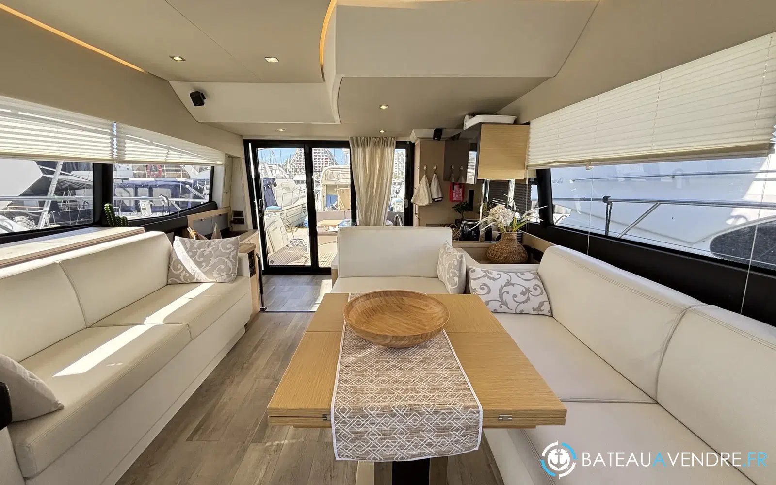 slider 16 Prestige Yachts 500 Fly