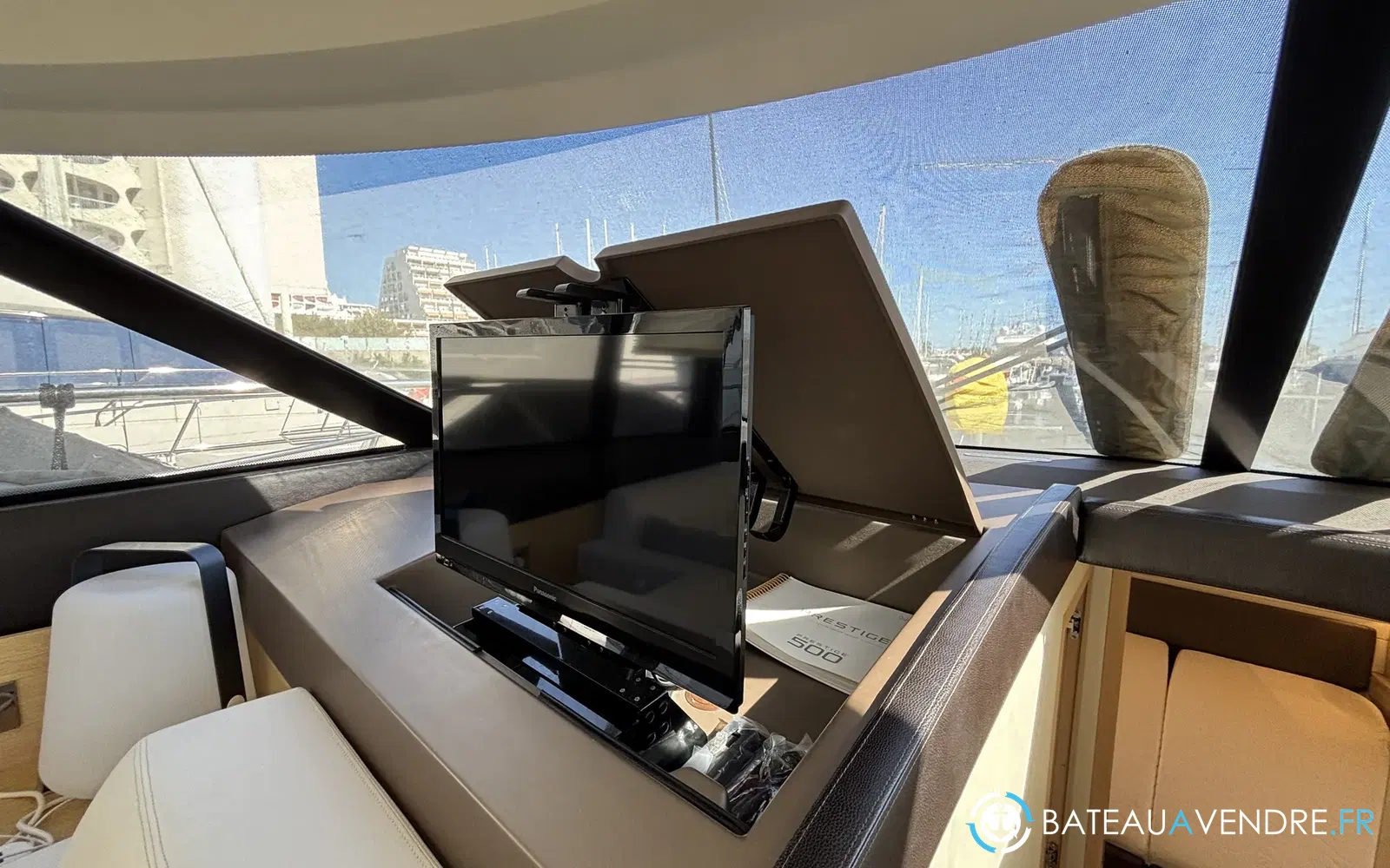 slider 18 Prestige Yachts 500 Fly