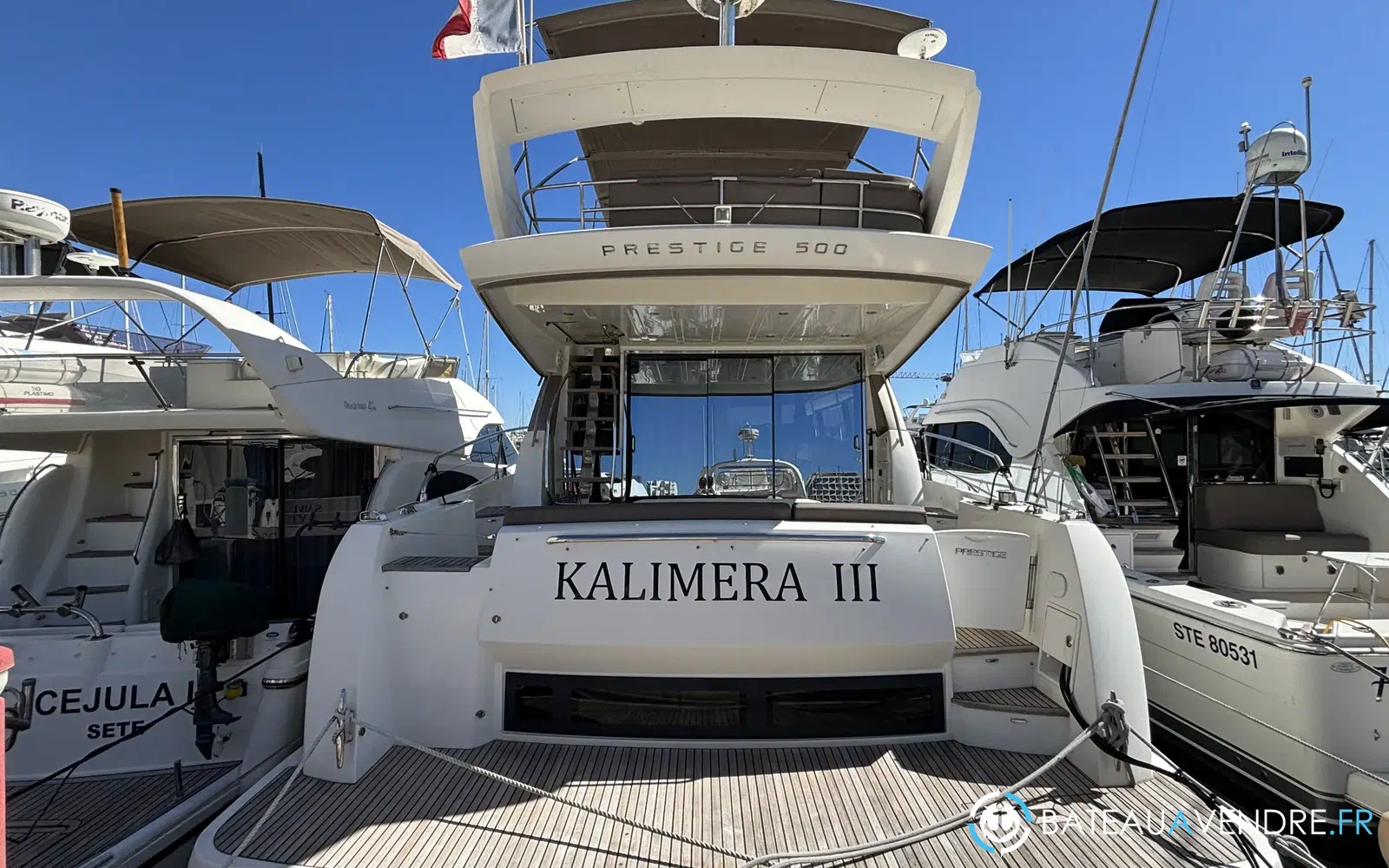 slider 1 Prestige Yachts 500 Fly