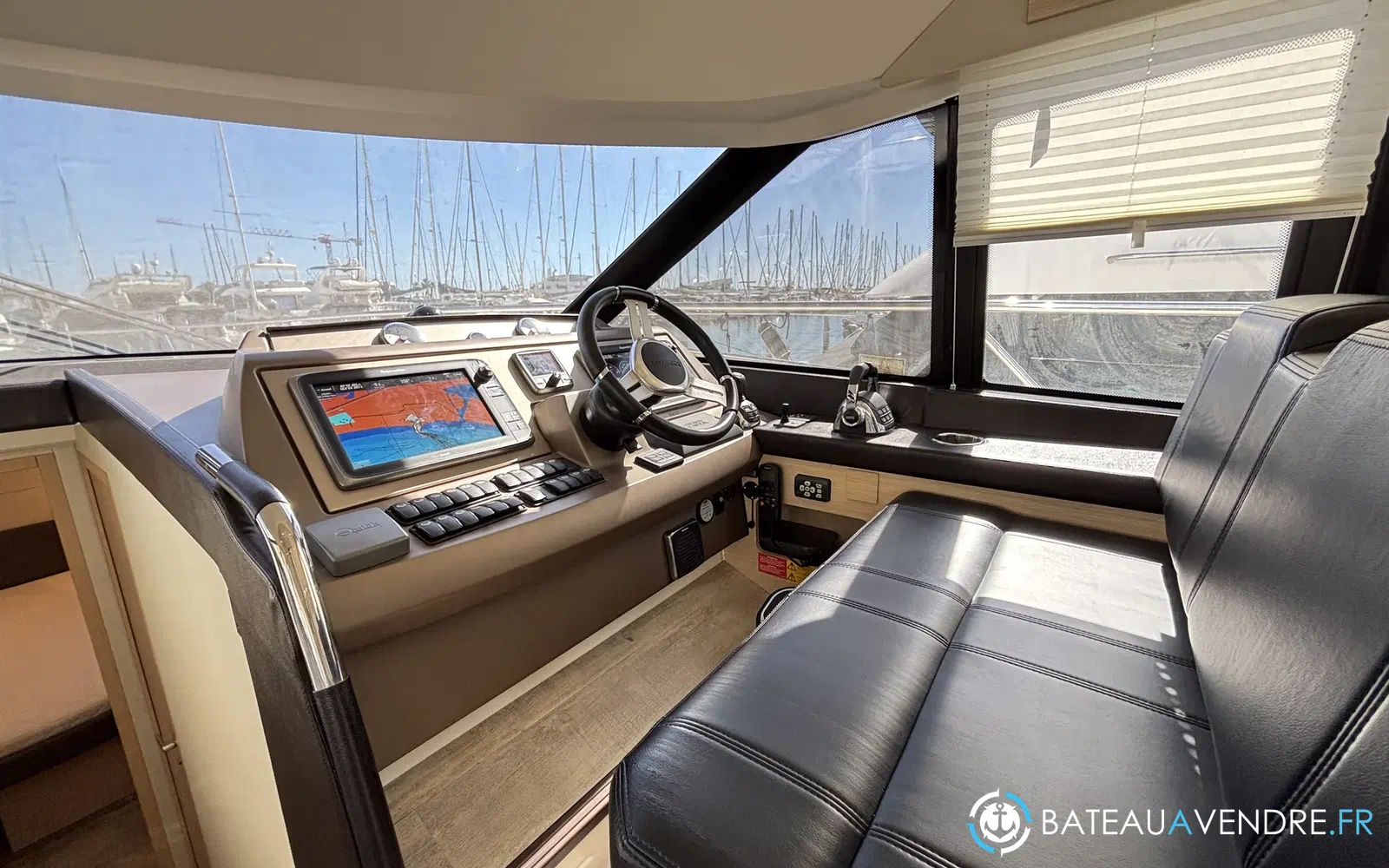 slider 19 Prestige Yachts 500 Fly