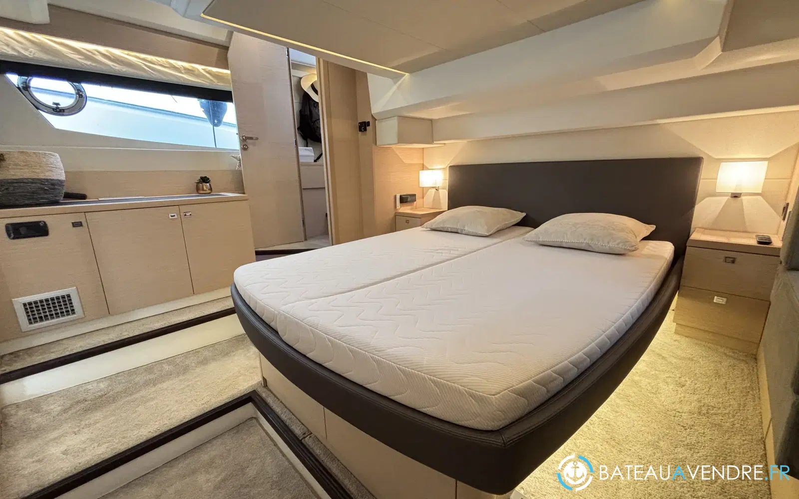 slider 24 Prestige Yachts 500 Fly