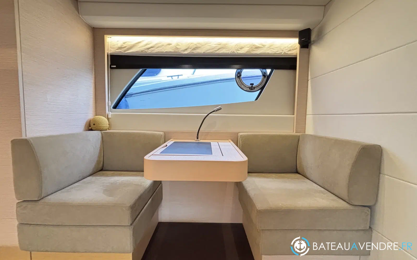 slider 26 Prestige Yachts 500 Fly