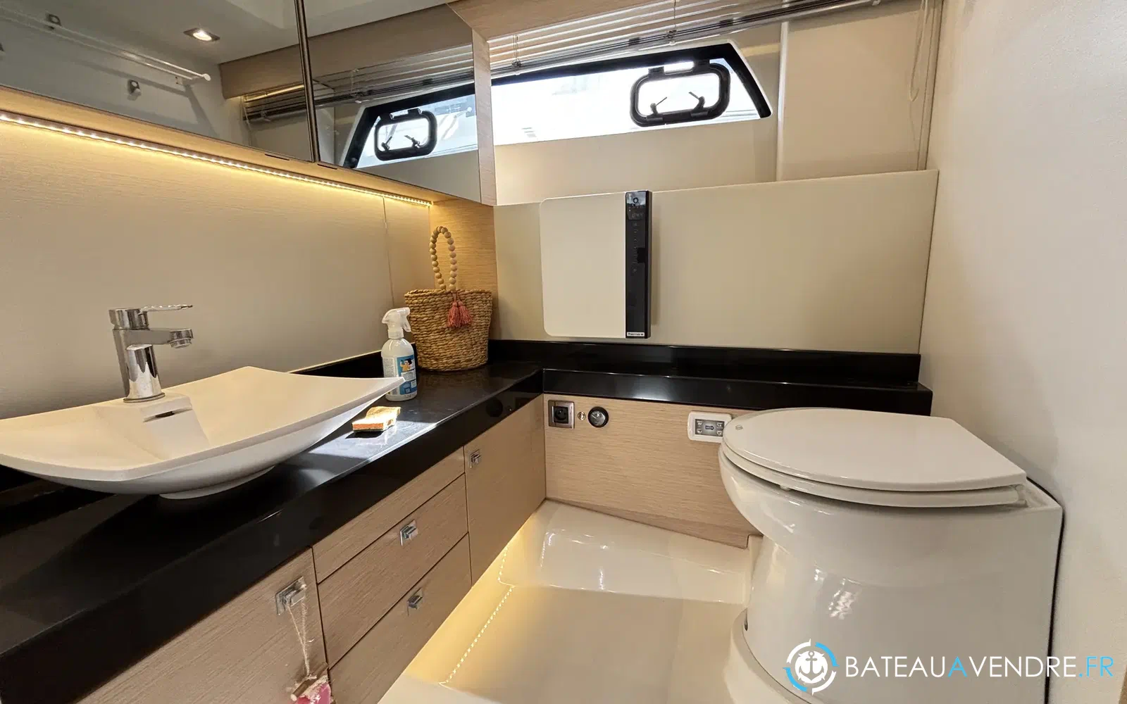 slider 28 Prestige Yachts 500 Fly