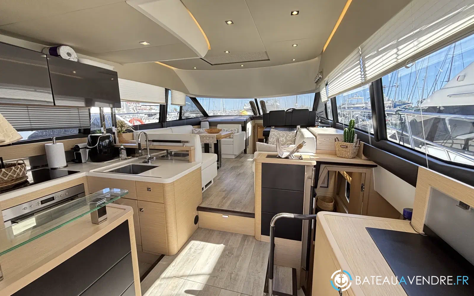 slider 2 Prestige Yachts 500 Fly