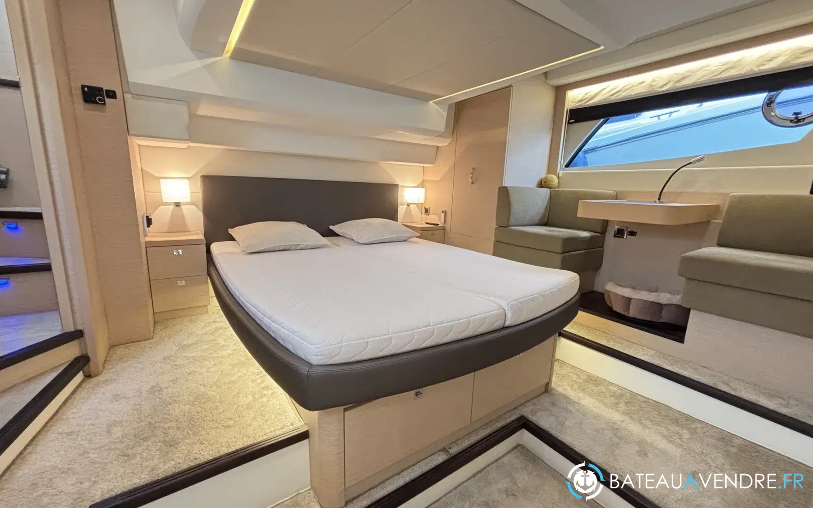 slider 4 Prestige Yachts 500 Fly