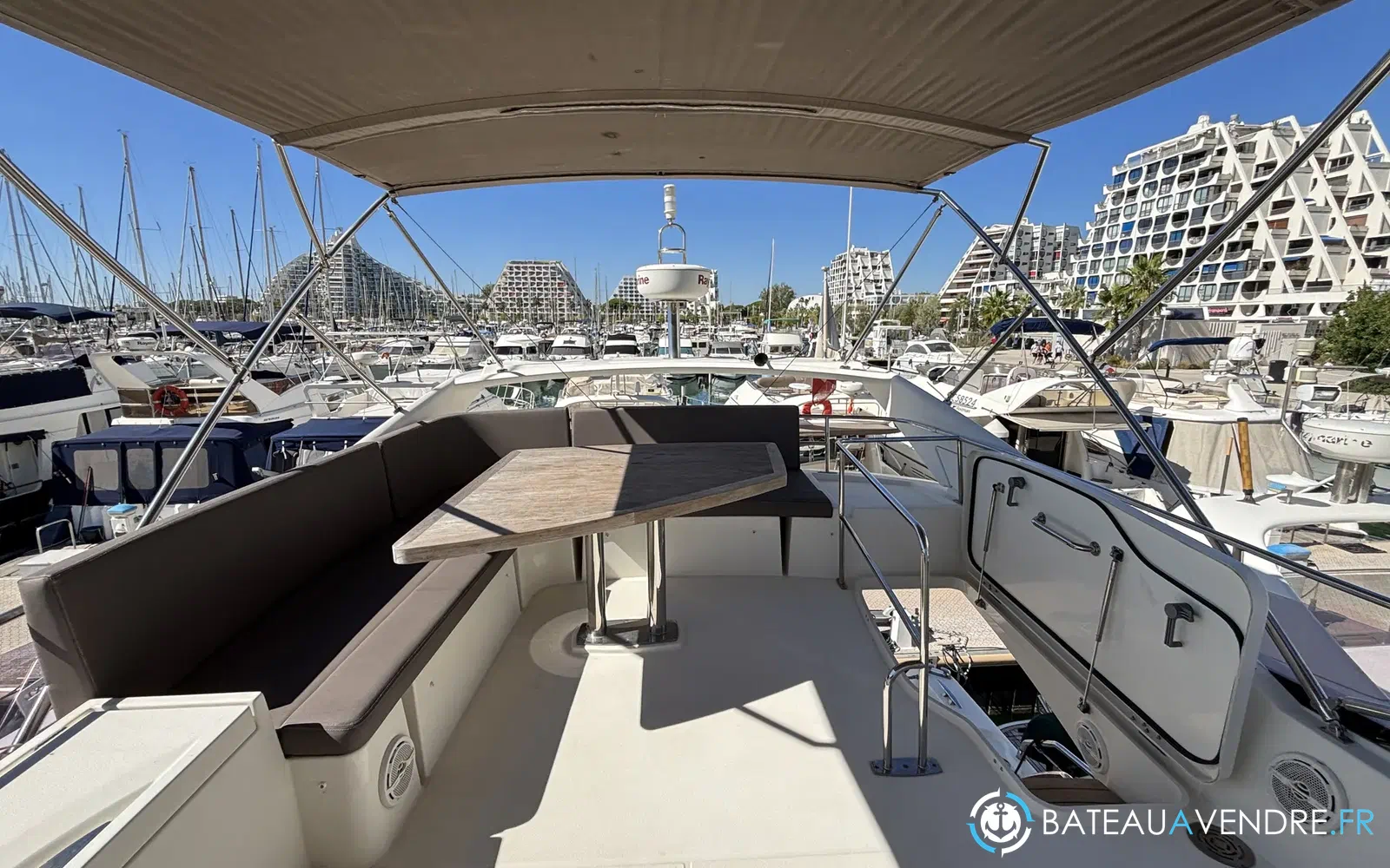 slider 6 Prestige Yachts 500 Fly