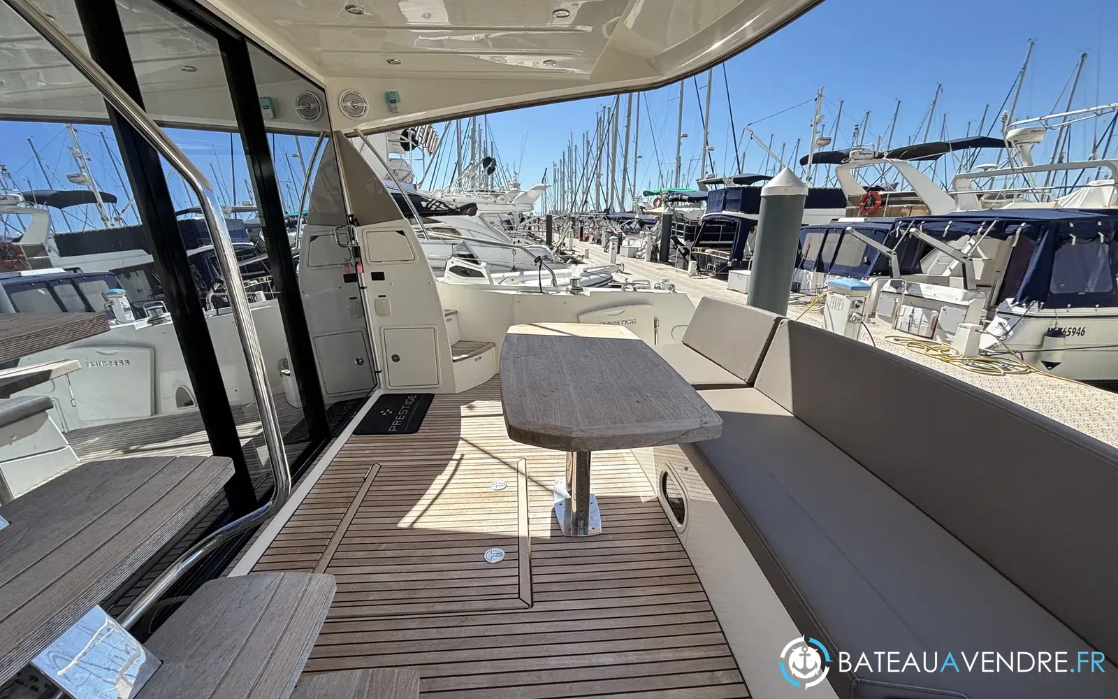 slider 7 Prestige Yachts 500 Fly