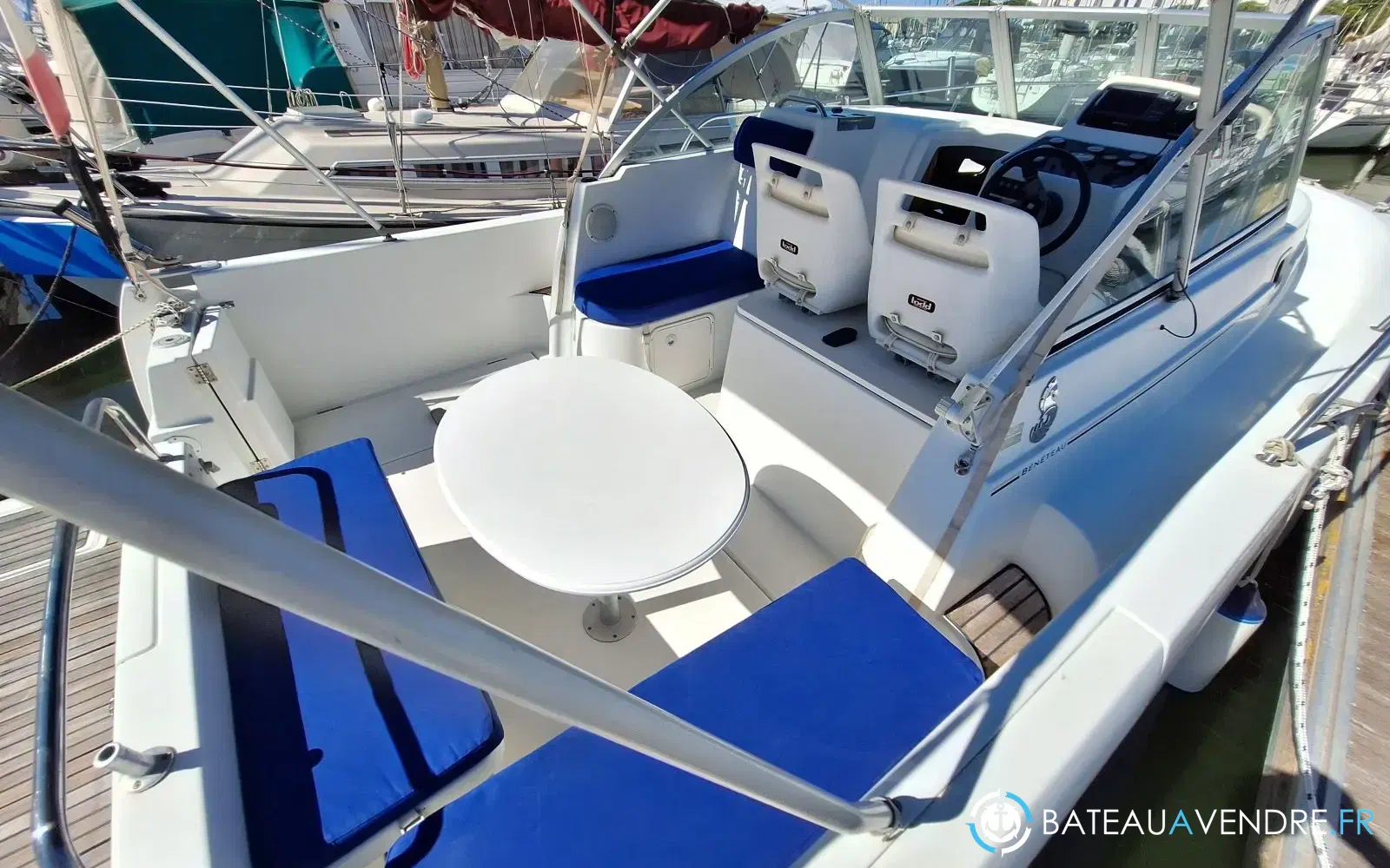 slider 1 Beneteau Ombrine 800