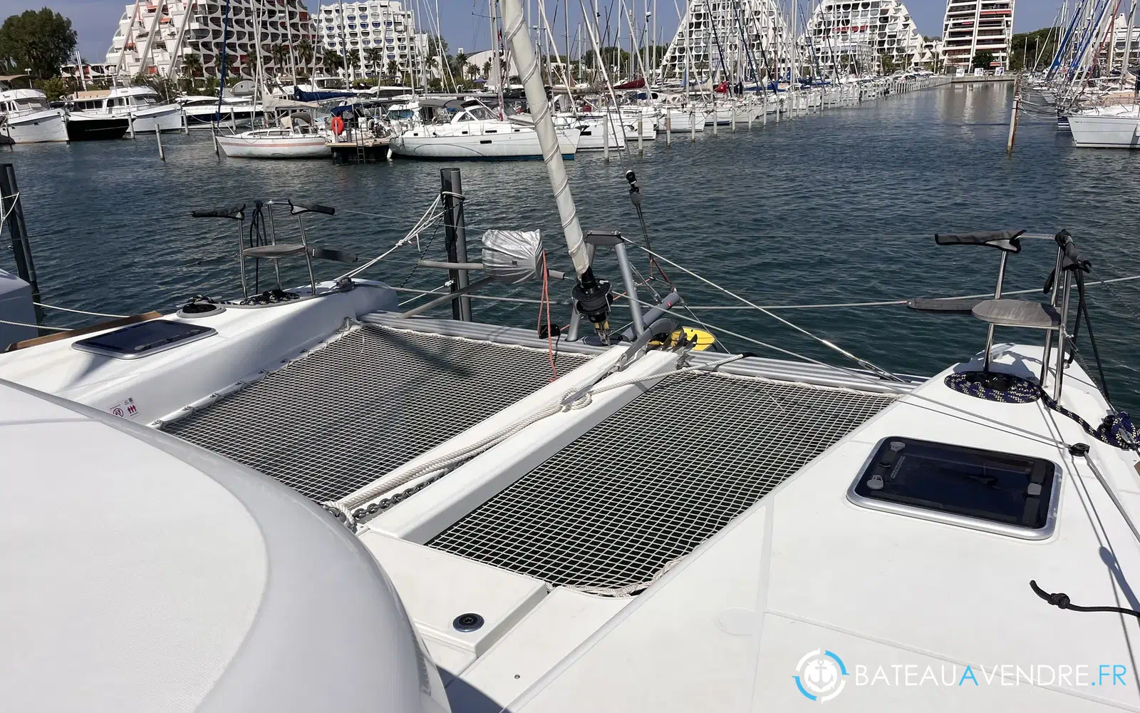 slider 4 Lagoon 40