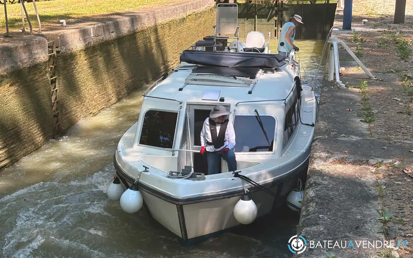 slider 4 Le Boat Cirrus