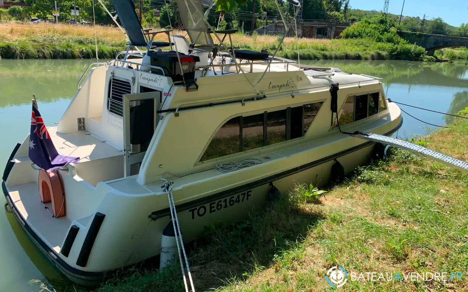 slider 34 Le Boat Cirrus