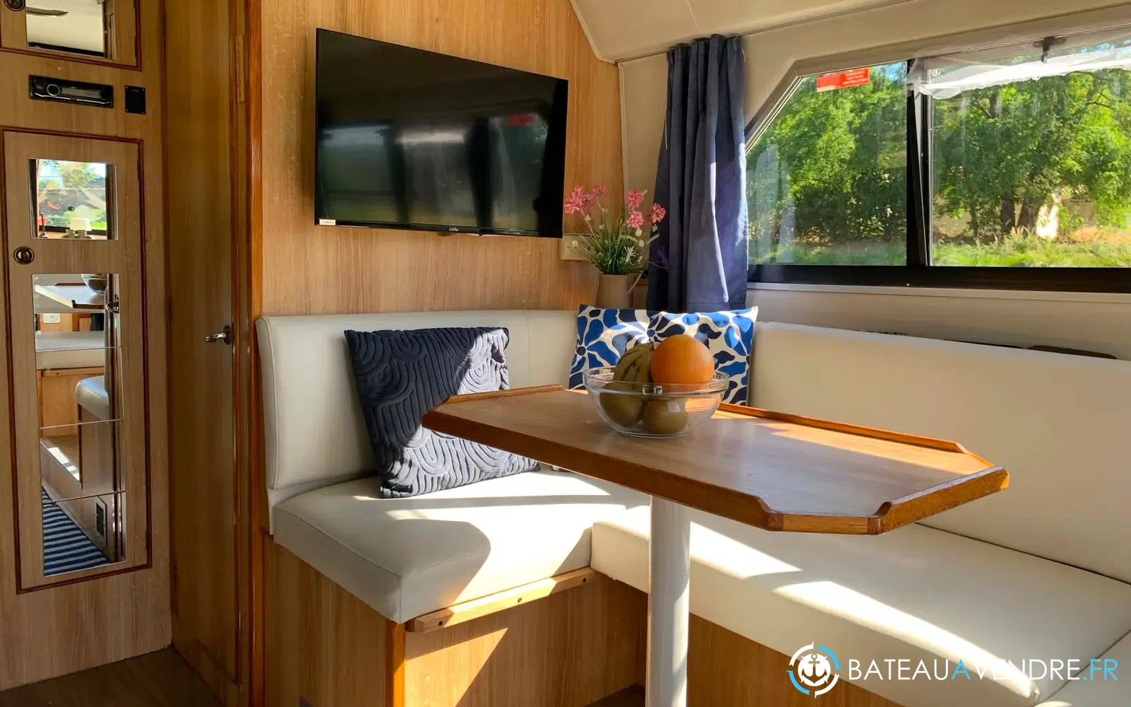 slider 39 Le Boat Cirrus