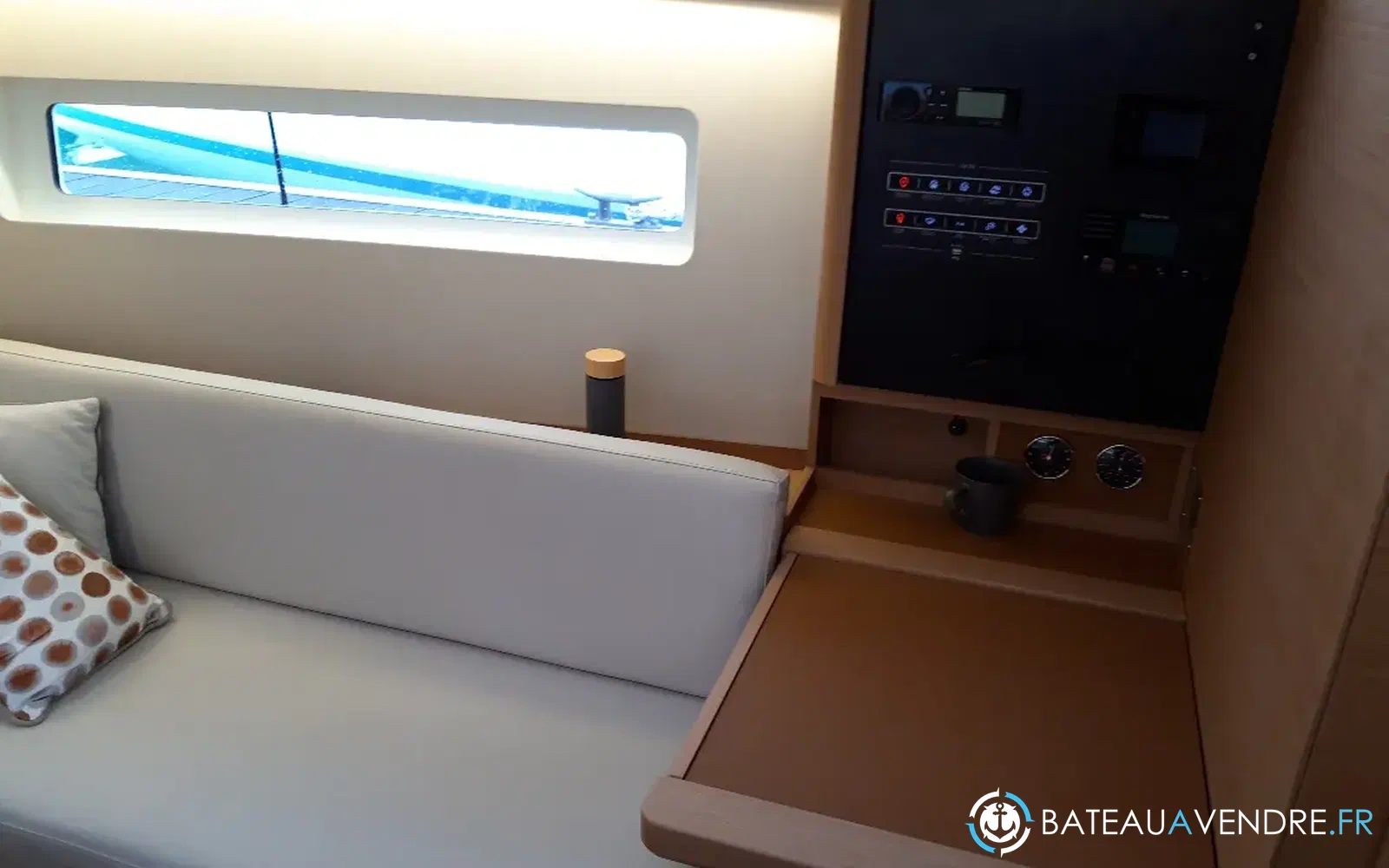 slider 11 Jeanneau Sun Odyssey 380