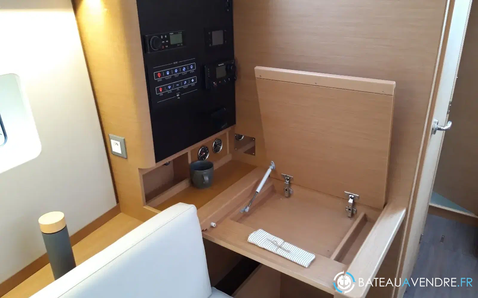 slider 18 Jeanneau Sun Odyssey 380