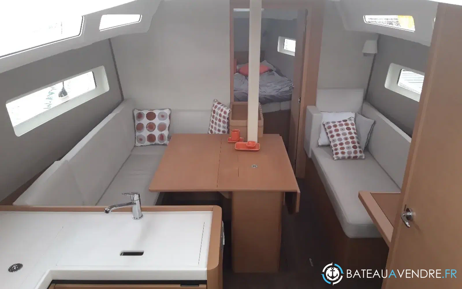 slider 8 Jeanneau Sun Odyssey 380