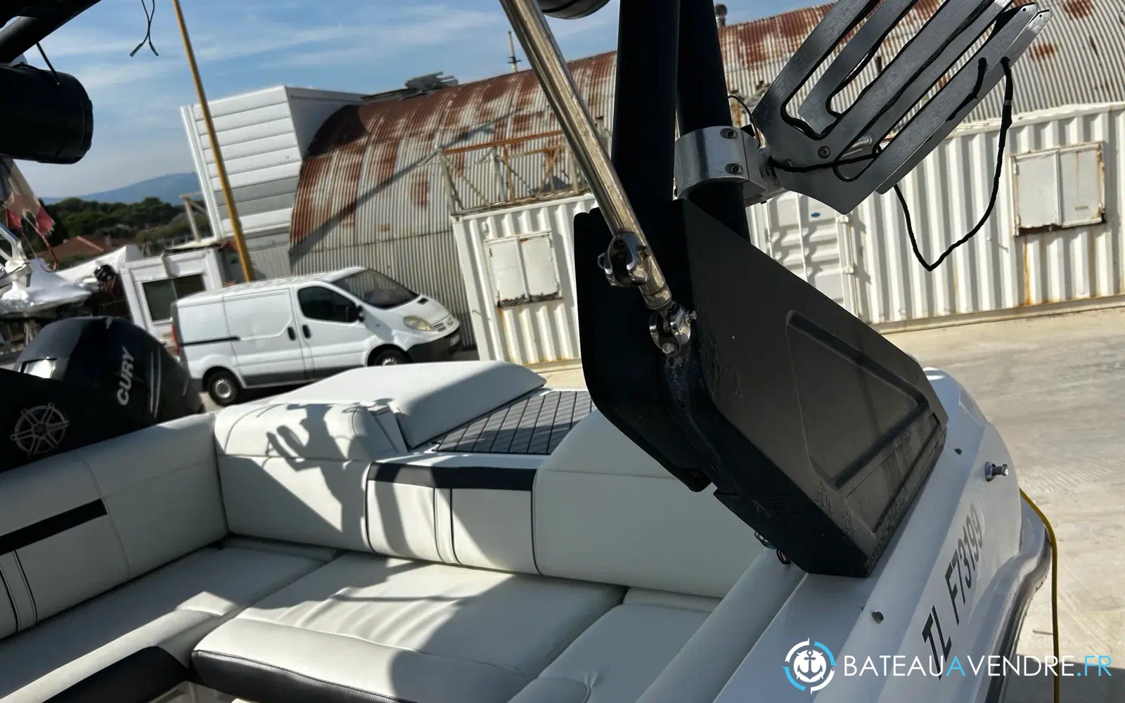 slider 1 Sea Ray SLX-W 230