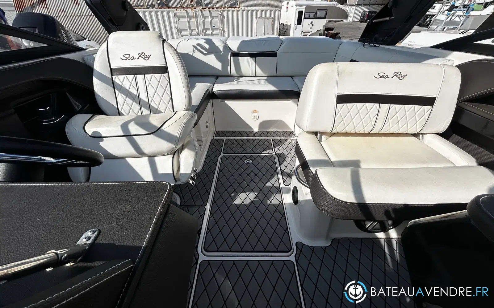 slider 7 Sea Ray SLX-W 230