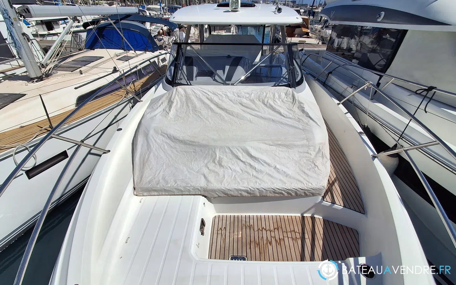 slider 8 Jeanneau Cap Camarat 12.5 WA