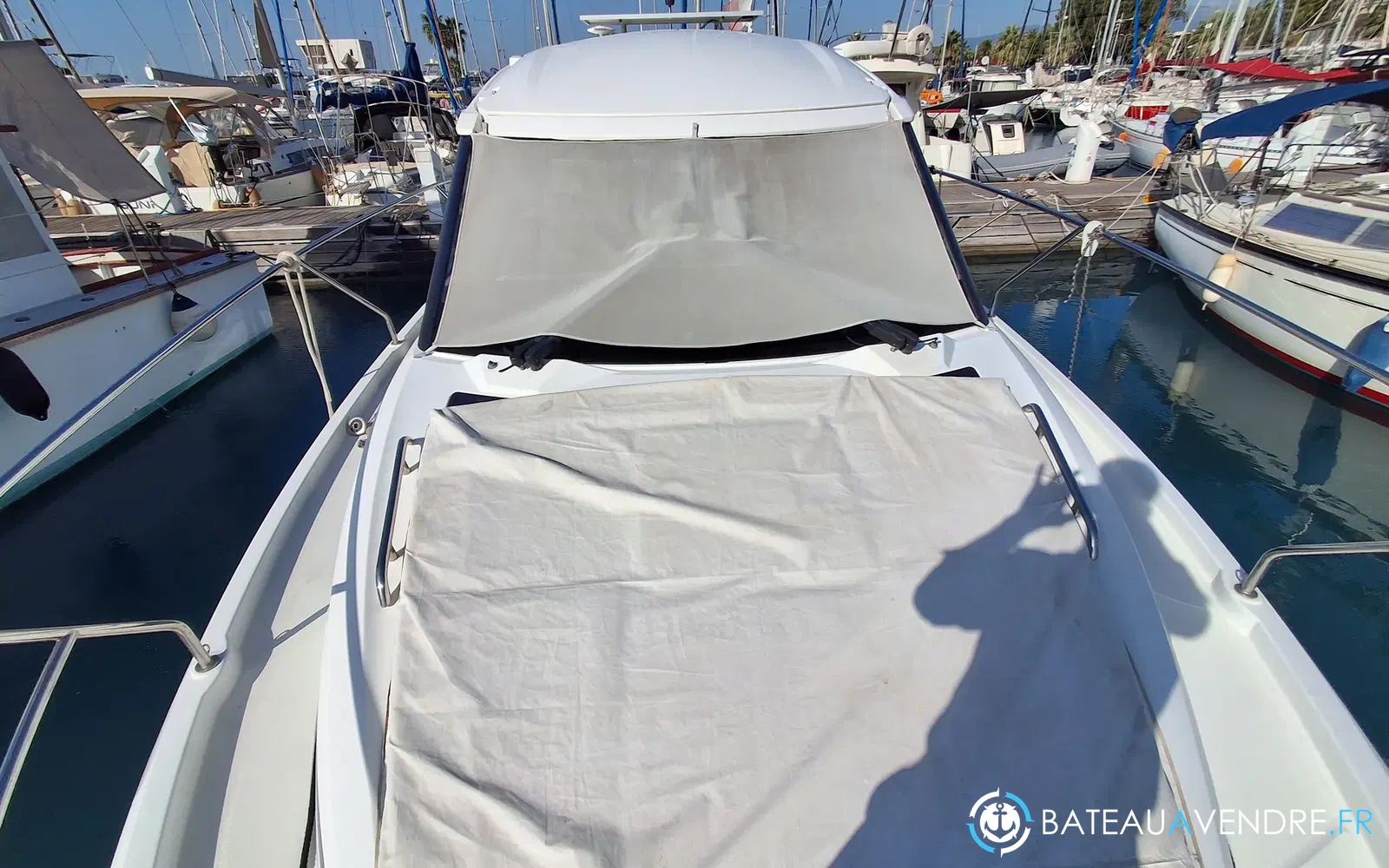 slider 6 Jeanneau Leader 33