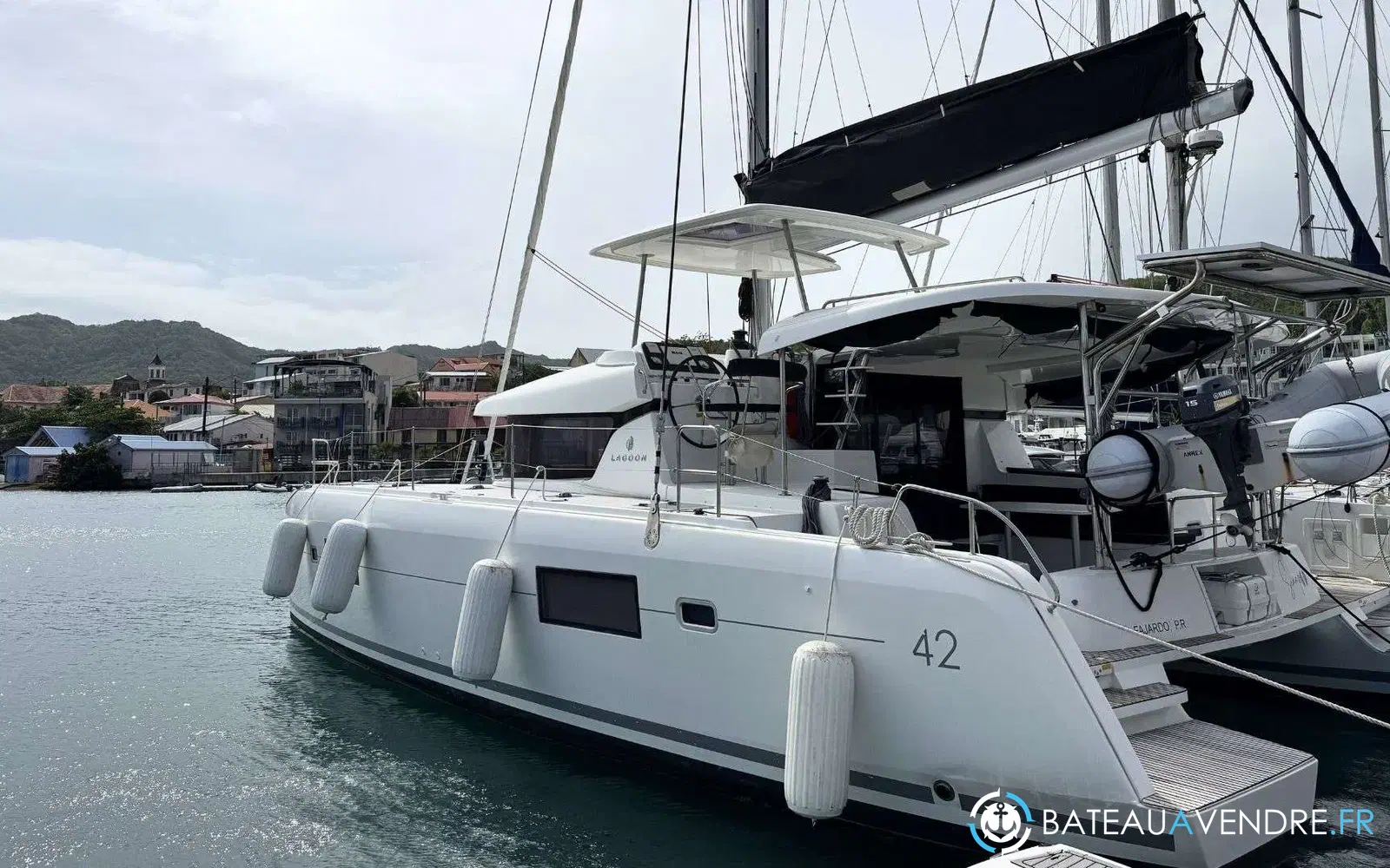 slider 0 Lagoon 42