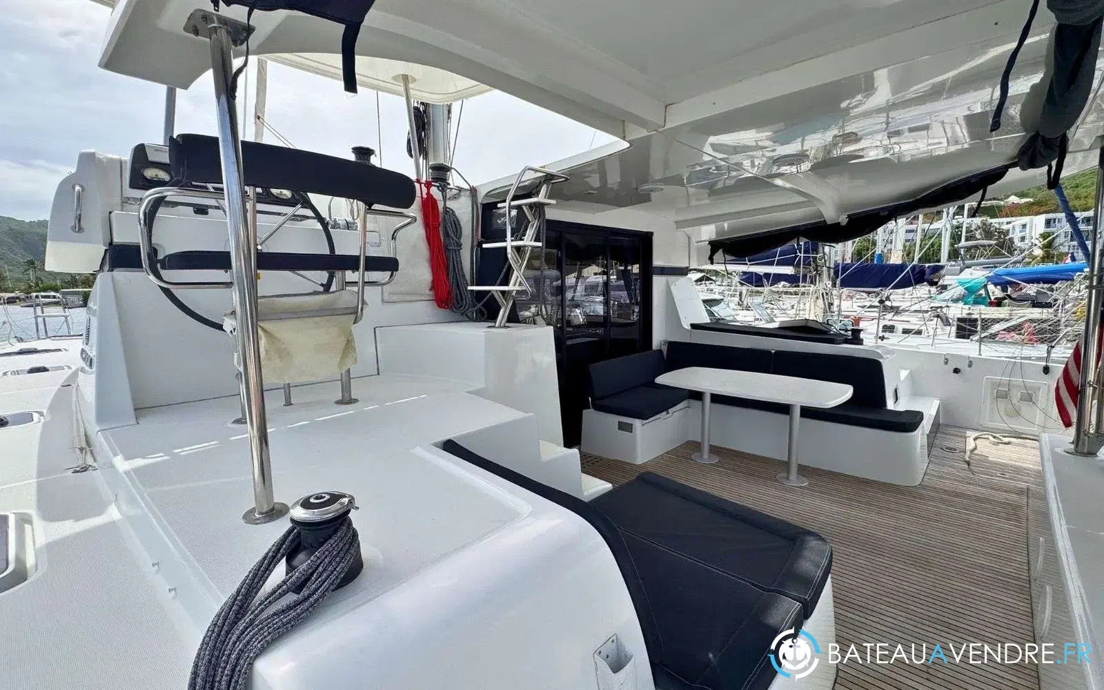 slider 4 Lagoon 42
