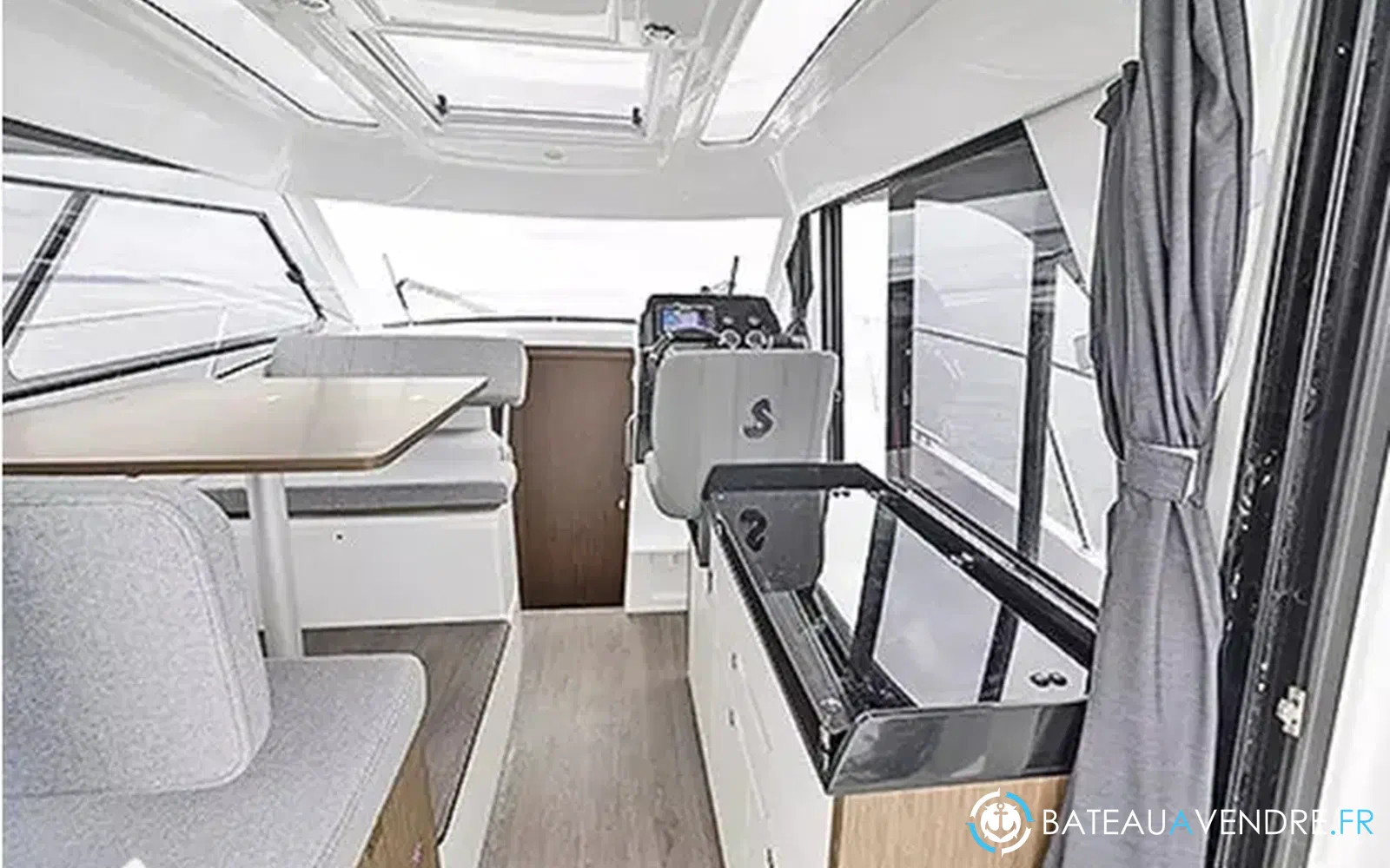slider 2 Beneteau Antares 9 OB