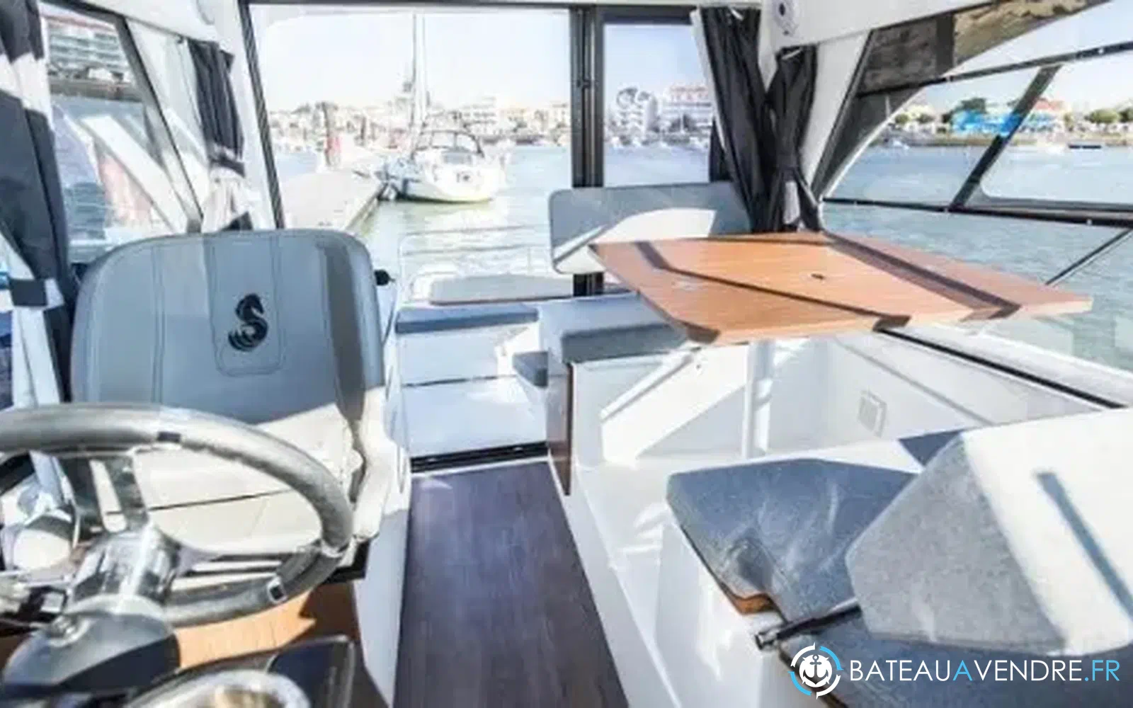 slider 4 Beneteau Antares 9 OB