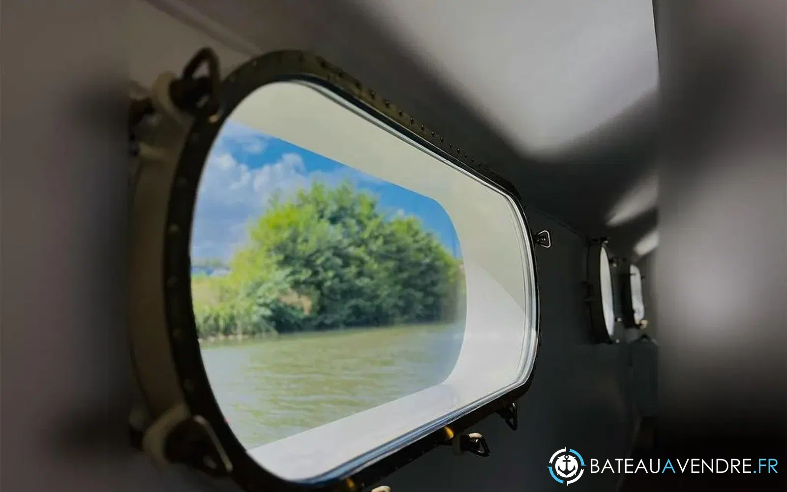 slider 24 Custom Péniche Freycinet (30 m)